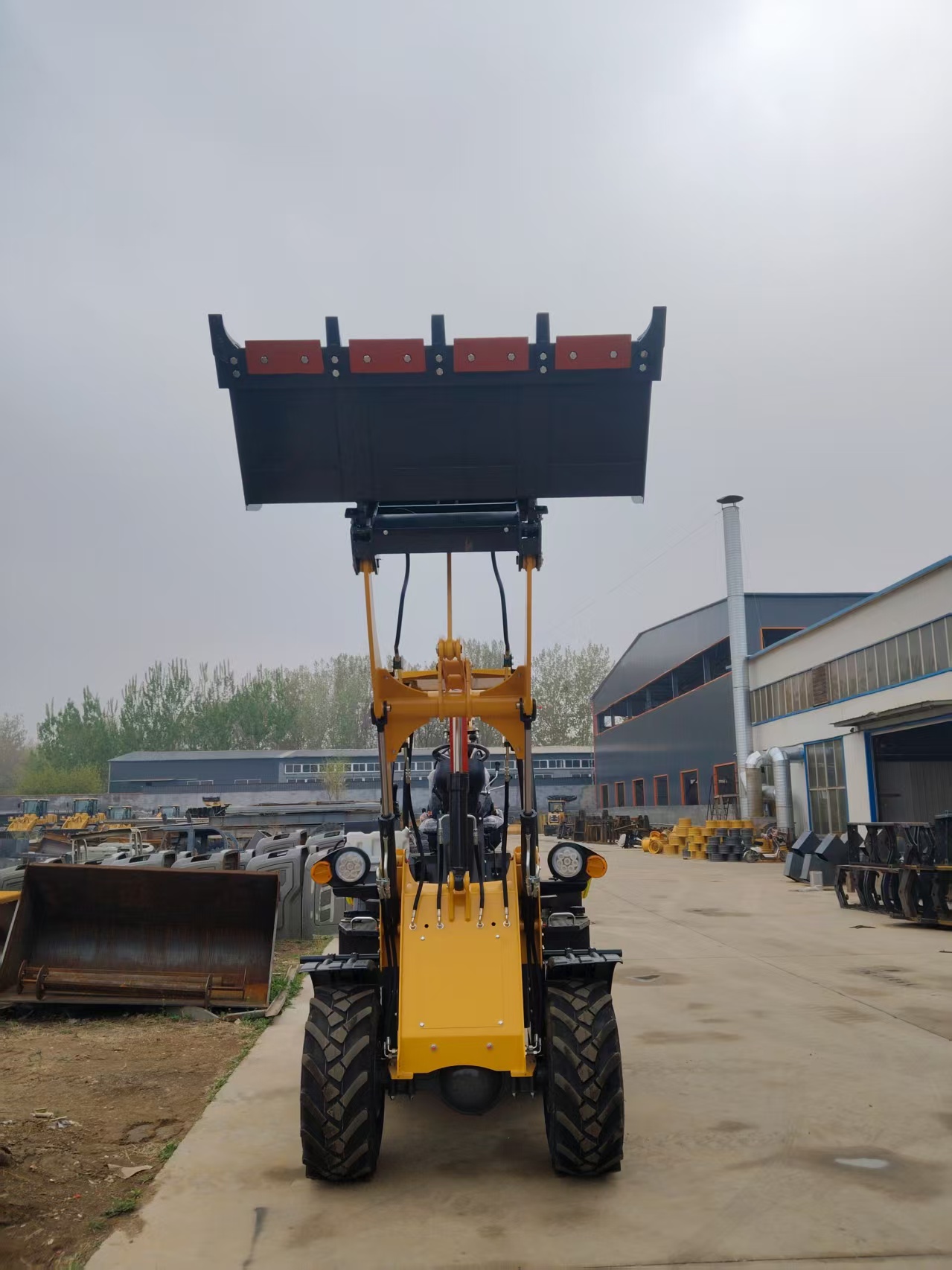 SHENTUI 35-10 Mini Backhoe Loader: 3.3 Ton 4WD Compact Articulated Digger Loader with Xinchai/Yuchai 490 Diesel Engine, 1000kg Capacity & 0.6m³ Bucket for Municipal Utilities