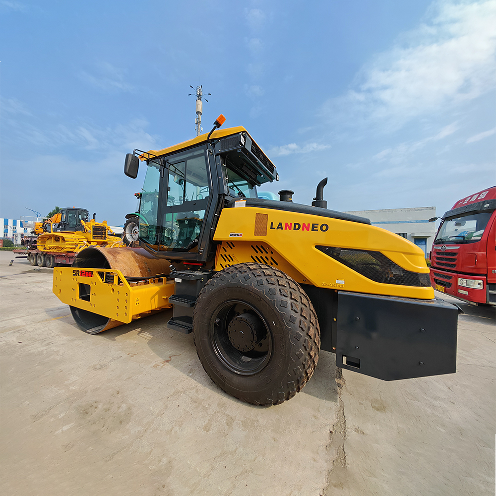 Rodillo SR12-B6 de diseño compacto | 6400mm Radio de giro y 2130mm tambor | Dimensiones de transporte fáciles de SHENTUI
