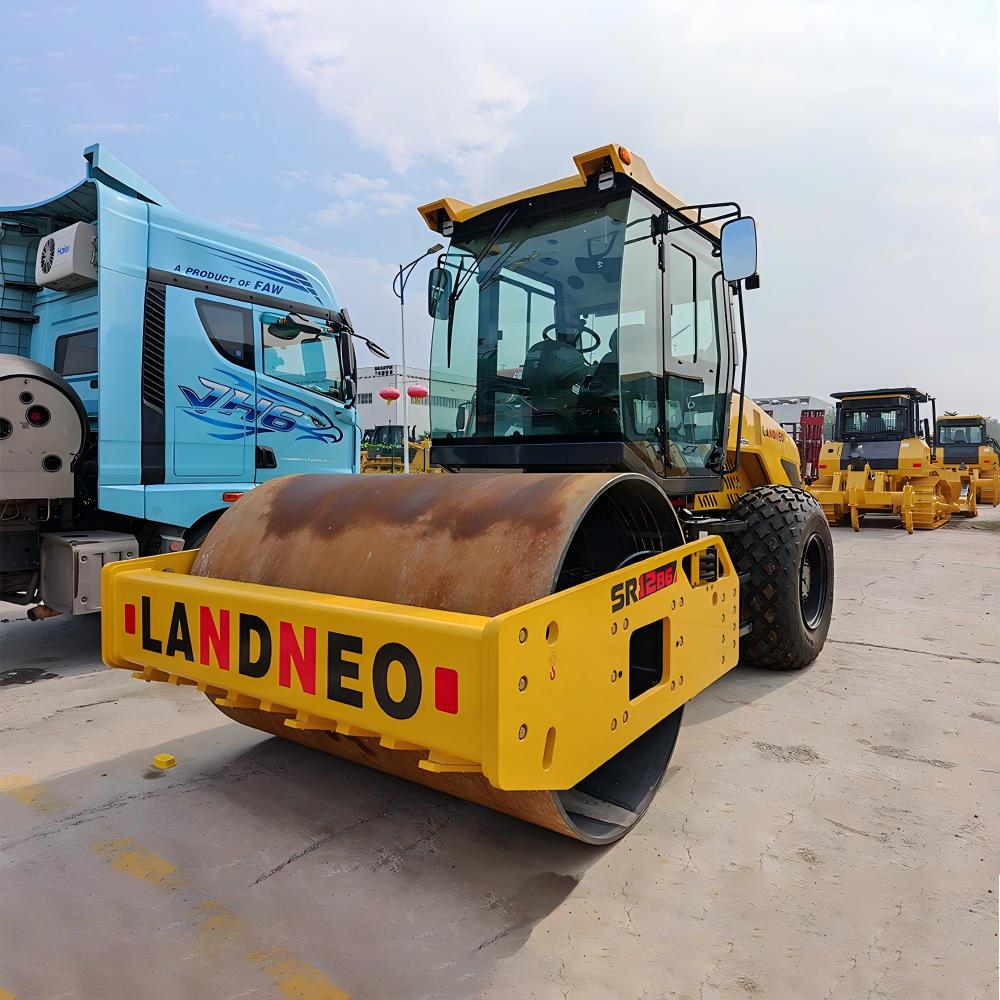 Rodillo compactador 12T rentable SR12-B6 | Bajo consumo de combustible y fácil mantenimiento | Equipos de construcción LANDNEO
