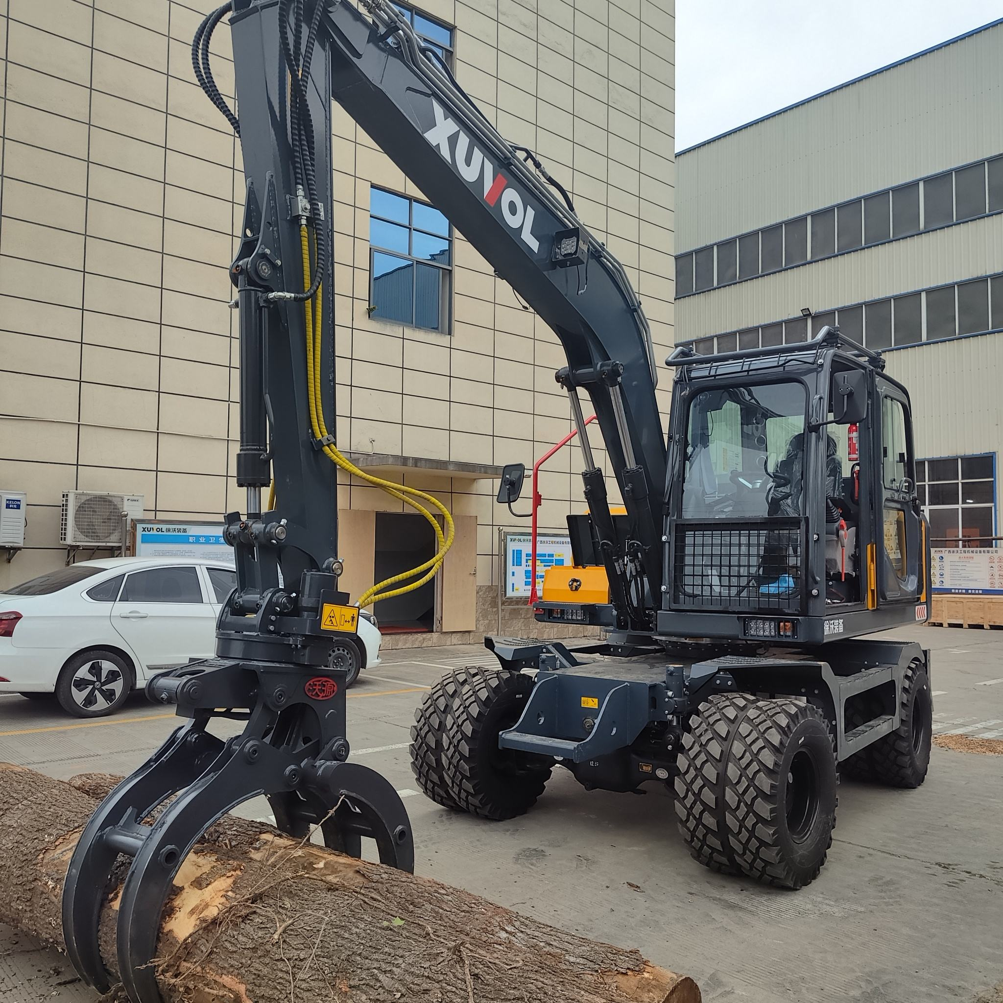 XV105 8T Excavadora de ruedas hidráulica estrecha para maquinaria de construcción pesada de carretera, de alta eficiencia y duradera para ingeniería