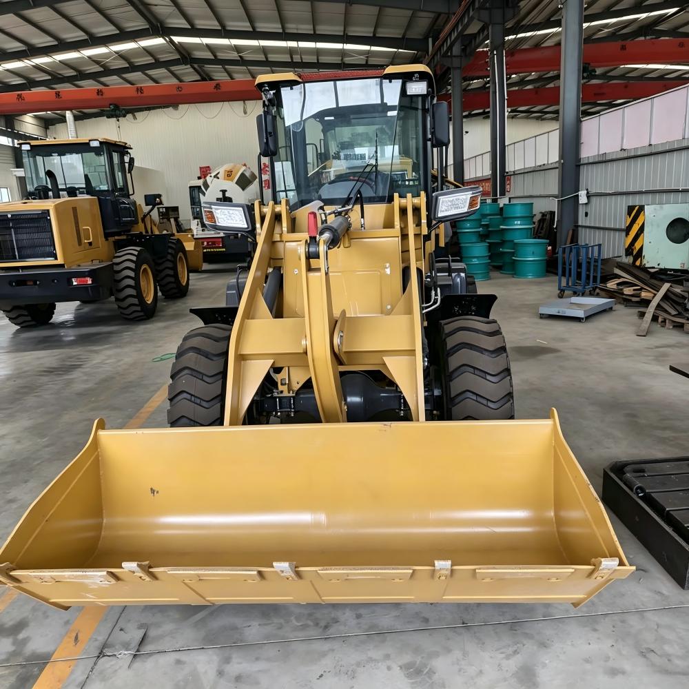 Cargadora de ruedas compacta SHENTUI 946, carga nominal de 2 toneladas, cucharón de 0,8 m³, altura de descarga de 3.6 m, motor turboalimentado 76 kW