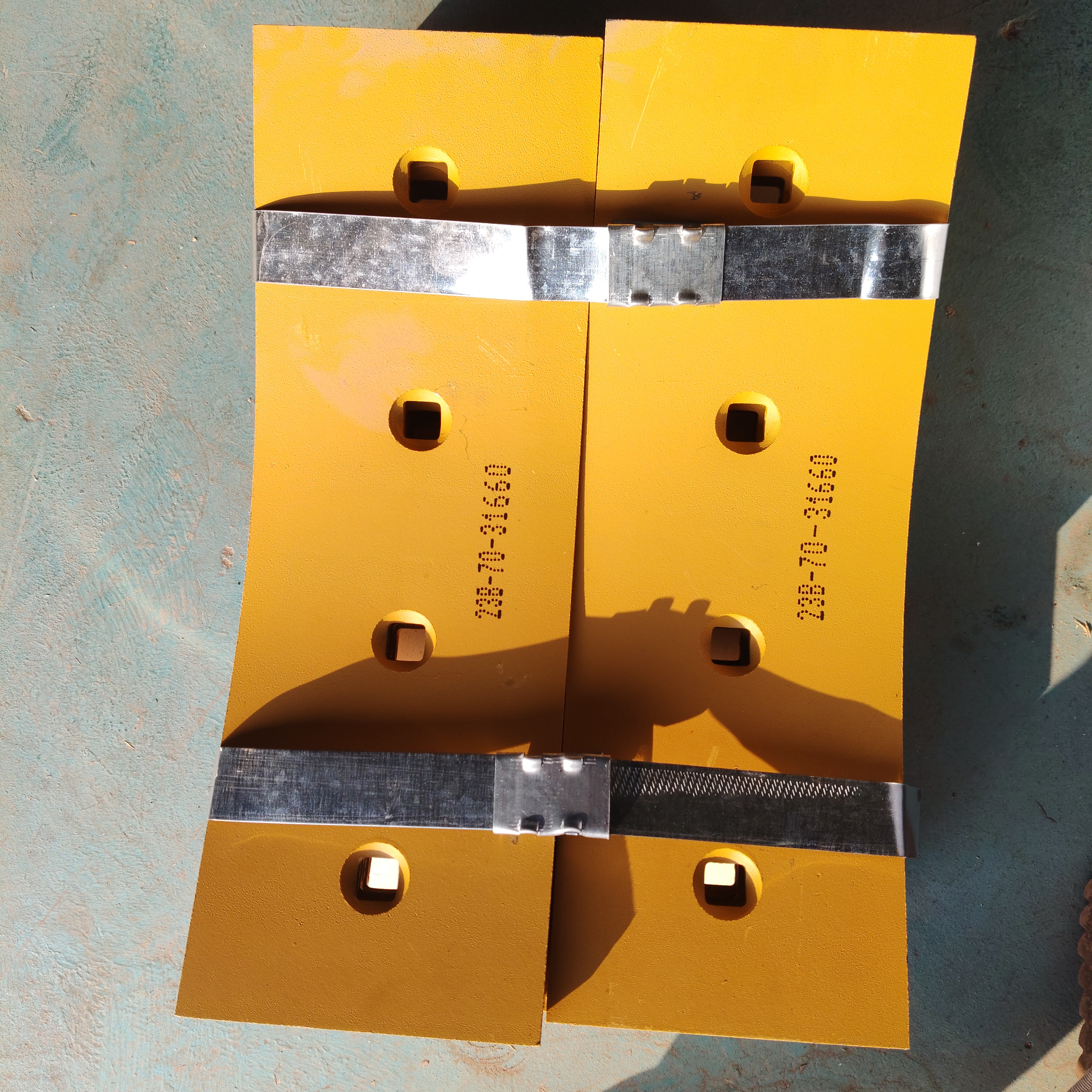 GD655 GRADERS EDGE SIDE23B-70-31660