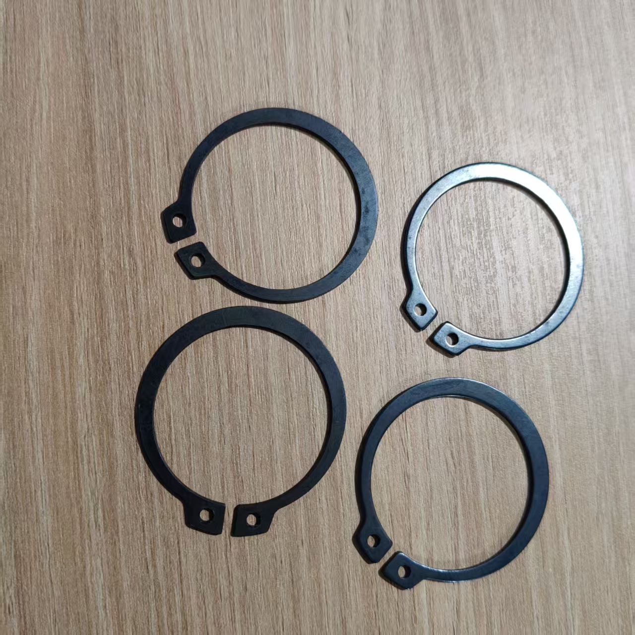 حلقة تثبيت للودر بعجلات WA420 رقم 04064-04518