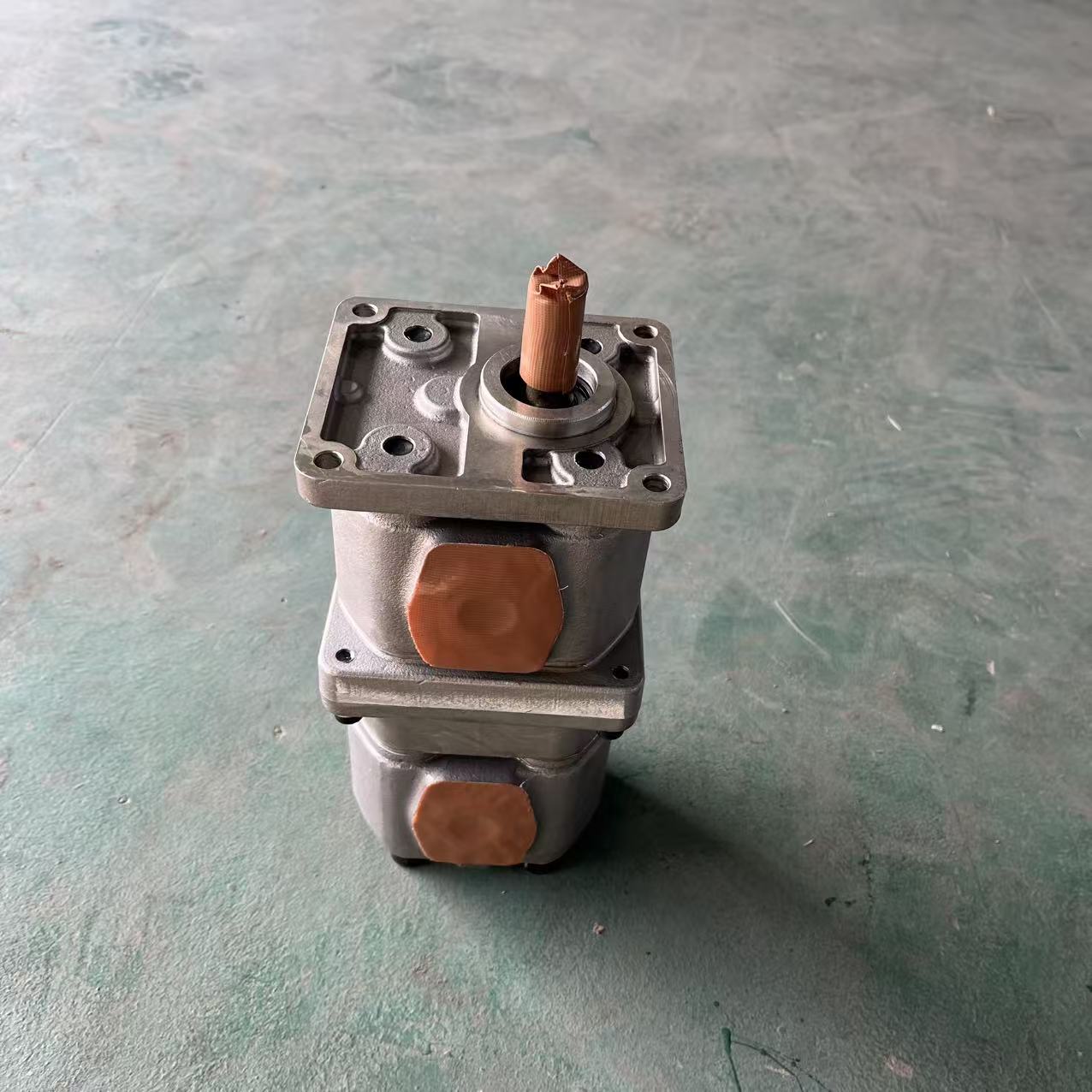 GS360轮式稳定土拌和机串联泵总成704-56-11101