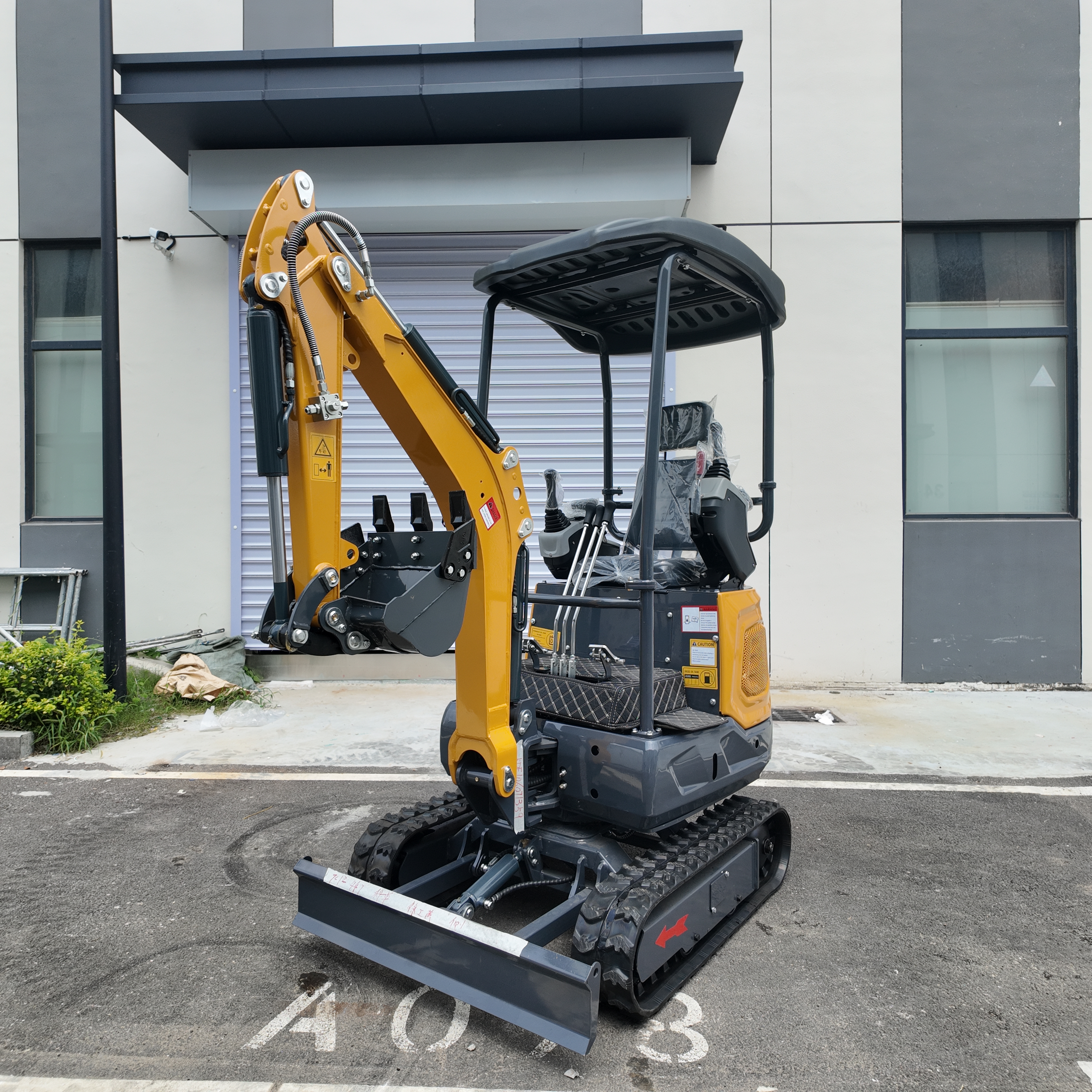 FREE SHIPPING Mini Excavator 0.6 Ton EPA Farm Hydraulic Digger Mini Bagger Engine Excavators 1 Ton 2 Ton Machine Price